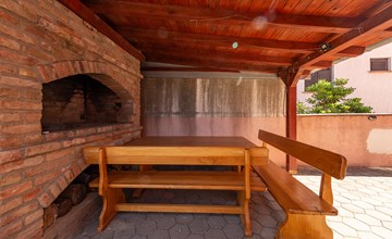 Cozy apartment in Povljana with WiFi 2