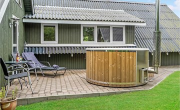 Lovely home in Hemmet with jacuzzi 2