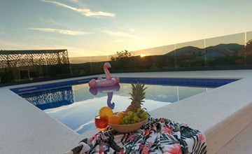 Modernes Ferienhaus mit eigenem Pool und Meerblick 2