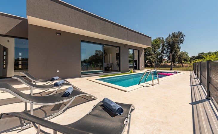 Stunning home in Zaton 1