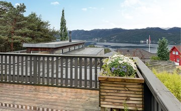 Cozy home in Flekkefjord with house sea view 2