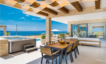 Gorgeous home in Novalja with jacuzzi 3
