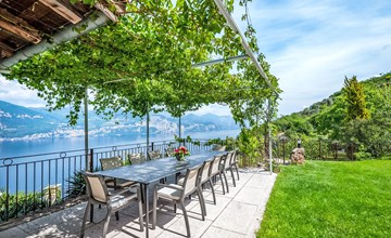 Villa mit schönem Seepanorama und Naturteich 3