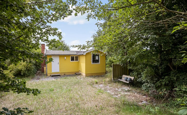 1 bedroom gorgeous home in Aakirkeby 1