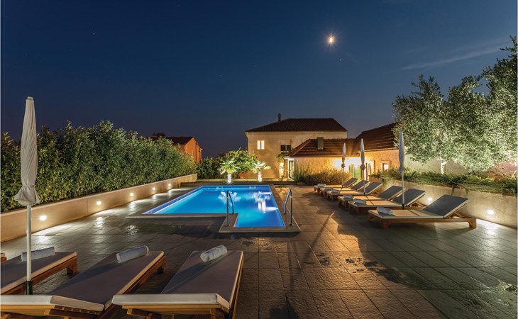 Awesome home in Split with jacuzzi 1