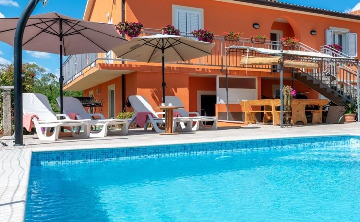Haus Orange - Familienfreundliche Lage mit Pool 1
