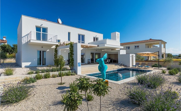 Villa Aponia 1