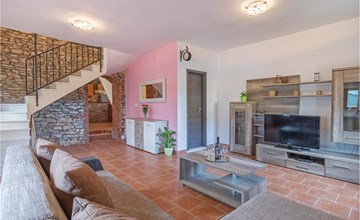 4 bedroom cozy home in Liznjan 2