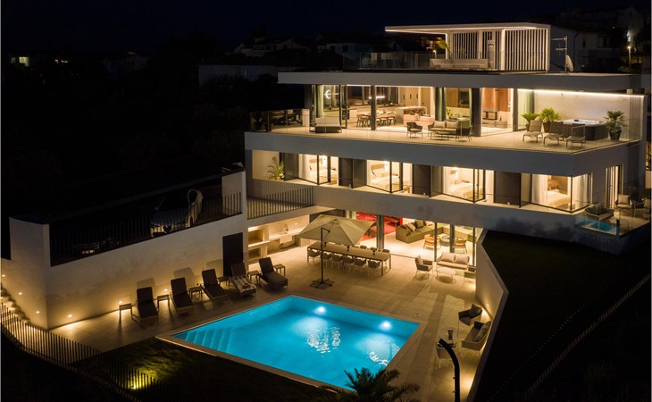 4 bedroom stunning home in Murter 1