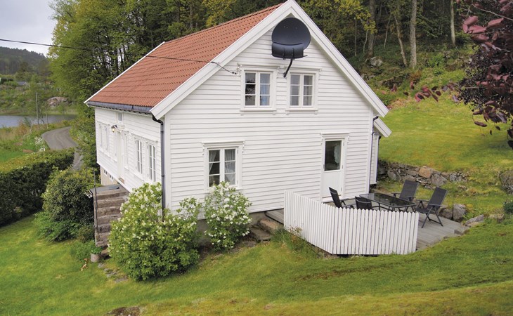 Lovely home in Farsund 1