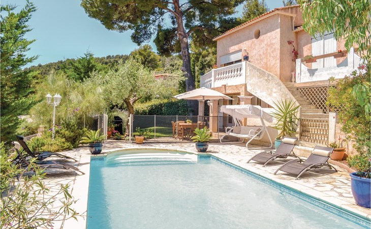 Nice apartment in La Valette du Var 1