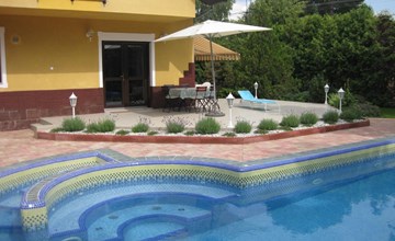 Große Ferienwohnung Hannabella mit Schwimmbad 2