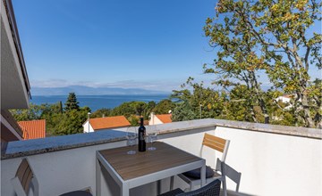 2 bedroom amazing apartment in Njivice 3