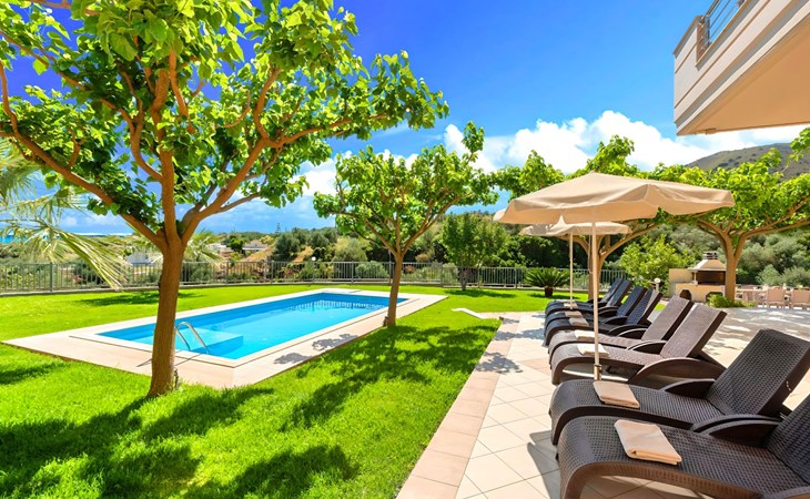 Sunlight Villa Beheizter Pool 1