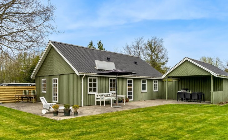 "Hinrich" - 750m from the sea 1