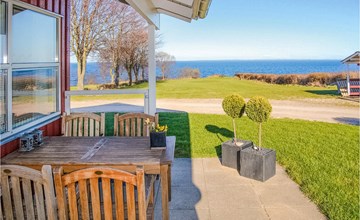 Gorgeous home in Sydals 2