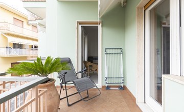 Mit Stacheln versehen 3