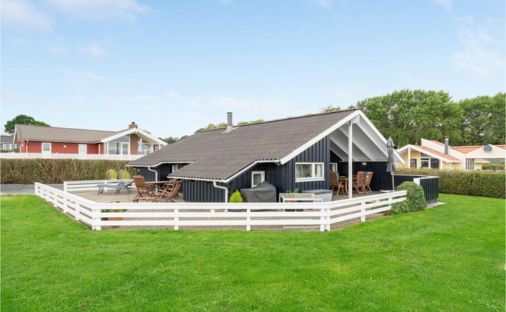 Lovely home in Sjølund with sauna 1