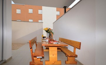 2-slaapkamer appartement in Nin waar huisdieren. 2
