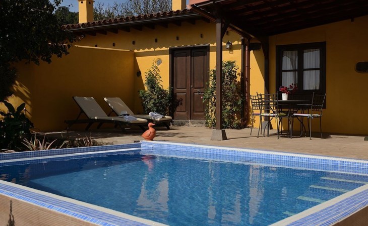 mit Schwimmbad nur für Erwachsene 1