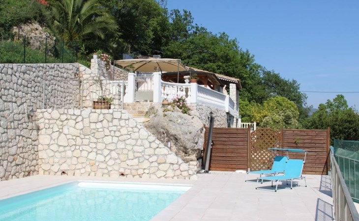 "Rocabel" mit Blick auf das Wasser 1