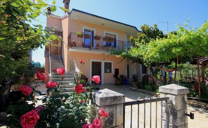 Wohnung "Sonja Dajla" direkt am Strand 1