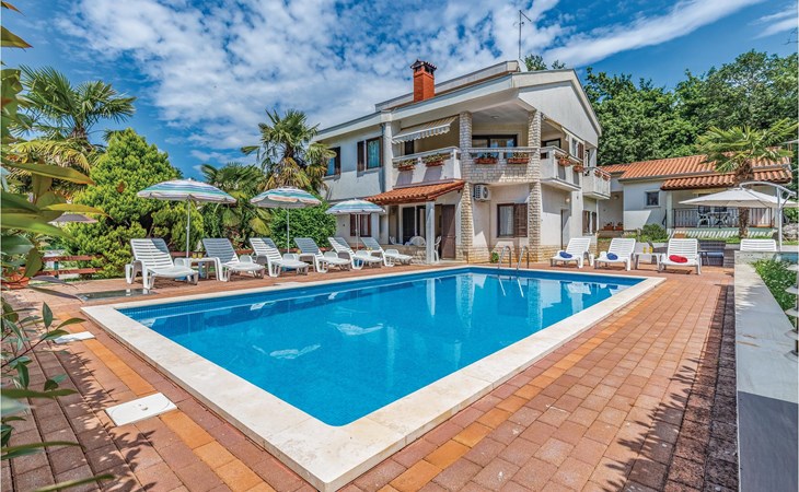 1 bedroom beautiful apartment in Porec 1