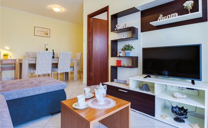 Amazing apartment in Porec with kitchen 1