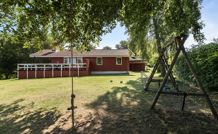 4 bedroom nice home in Glesborg 1
