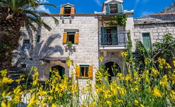 Anwesen mit Blick auf das Wasser 2