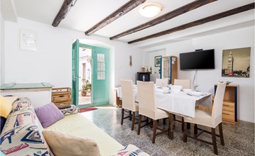 3 bedroom lovely home in Nerezine 3