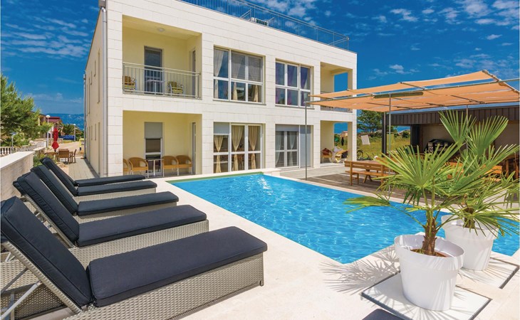 1 bedroom beautiful apartment in Vir 1