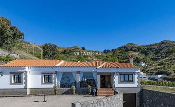 Villa Lucas mit Gartenterrasse und Schwimmbad 2