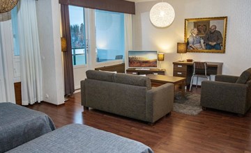 Kylpylä-hotelli, kekkosen sviitti, huone 2