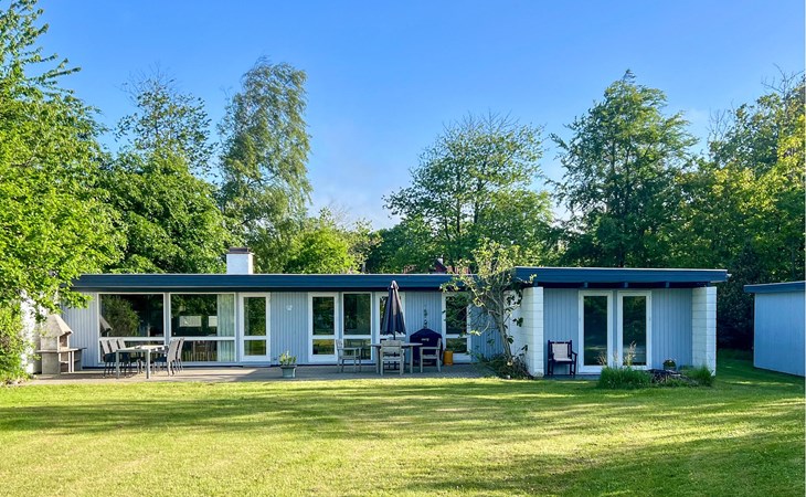 4 bedroom nice home in Thyholm 1
