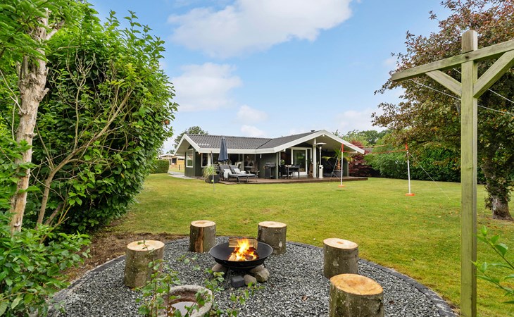 4 bedroom awesome home in Otterup 1