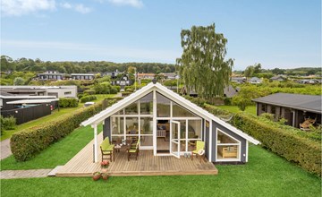 2 bedroom beach front home in Sjølund 2