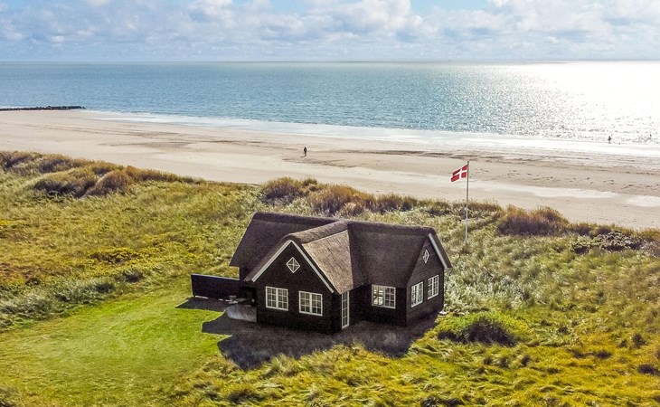 Beautiful home in Blåvand with WiFi 1
