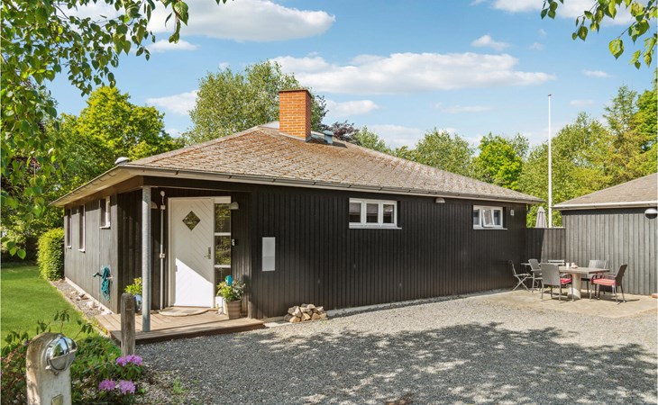 Lovely home in Grenaa with WiFi 1