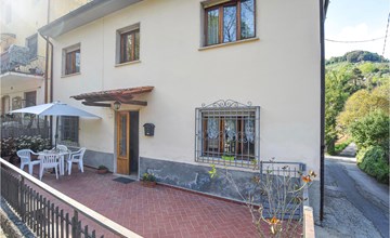 2 bedroom amazing home in Massarosa 2
