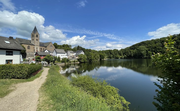 Chalet mit Garten, Grill und Terrasse 1