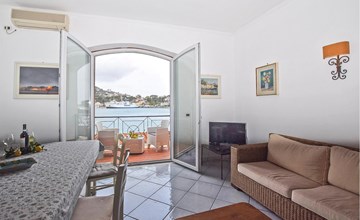 2 bedroom amazing apartment in Ischia 3
