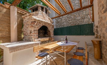 Cozy home in Vinjani Donji 2