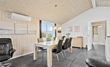 4 bedroom lovely home in Tarm 3