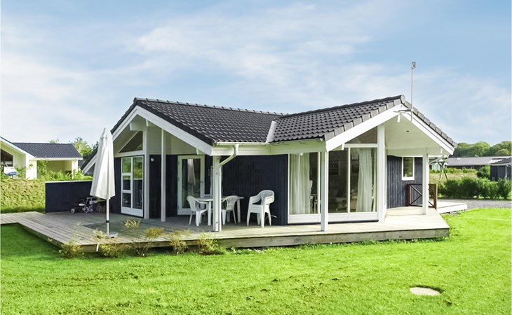 2 bedroom nice home in Juelsminde 1