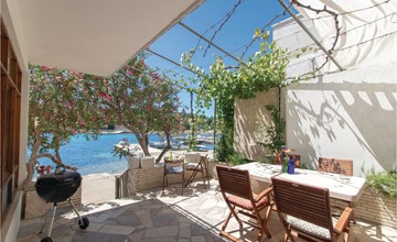 Cozy home in Lumbarda with WiFi 3