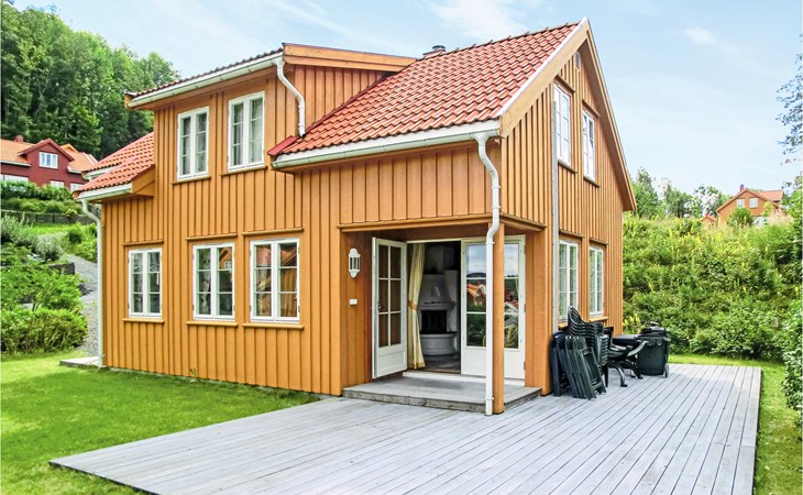 Nice home in Risør with kitchen 1