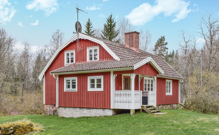 4 bedroom lovely home in Holmsjö 1