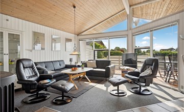Awesome home in Juelsminde with kitchen 3