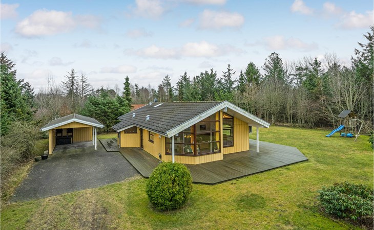 Awesome home in Hals with kitchen 1
